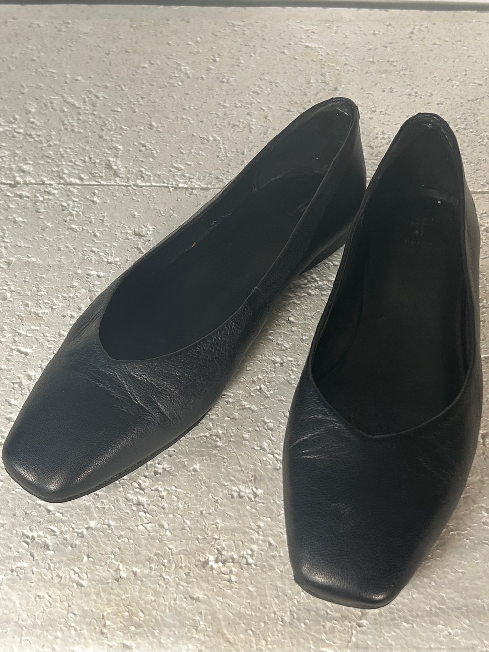 Frye SZ 9 Black Leather Ballet Flats Timeless Closet Staple Minimalist Academia - Picture 4 of 10